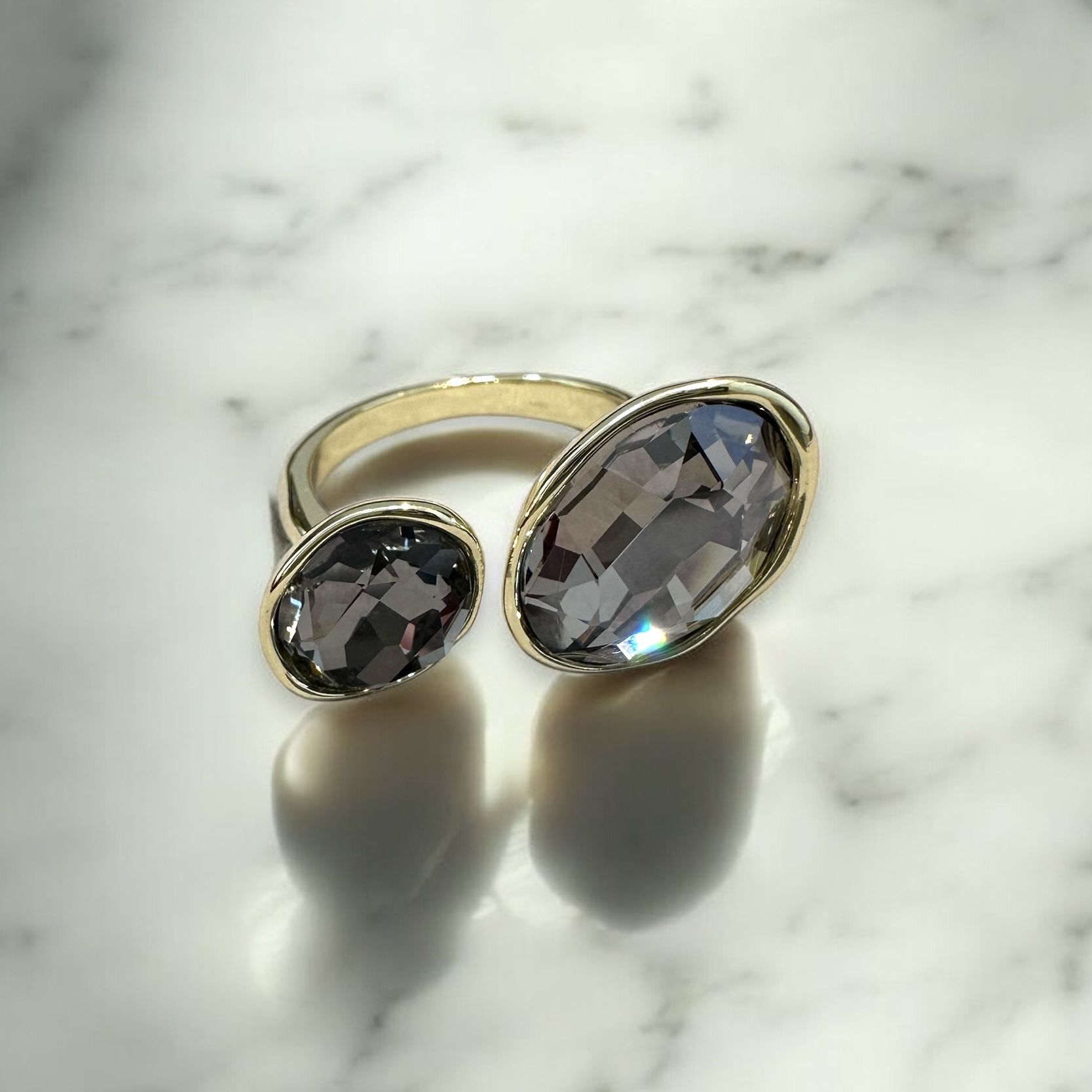 Gri & Füme Taşlı Swarovski Yüzük