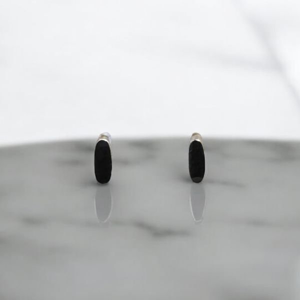 Siyah Mini Küpe