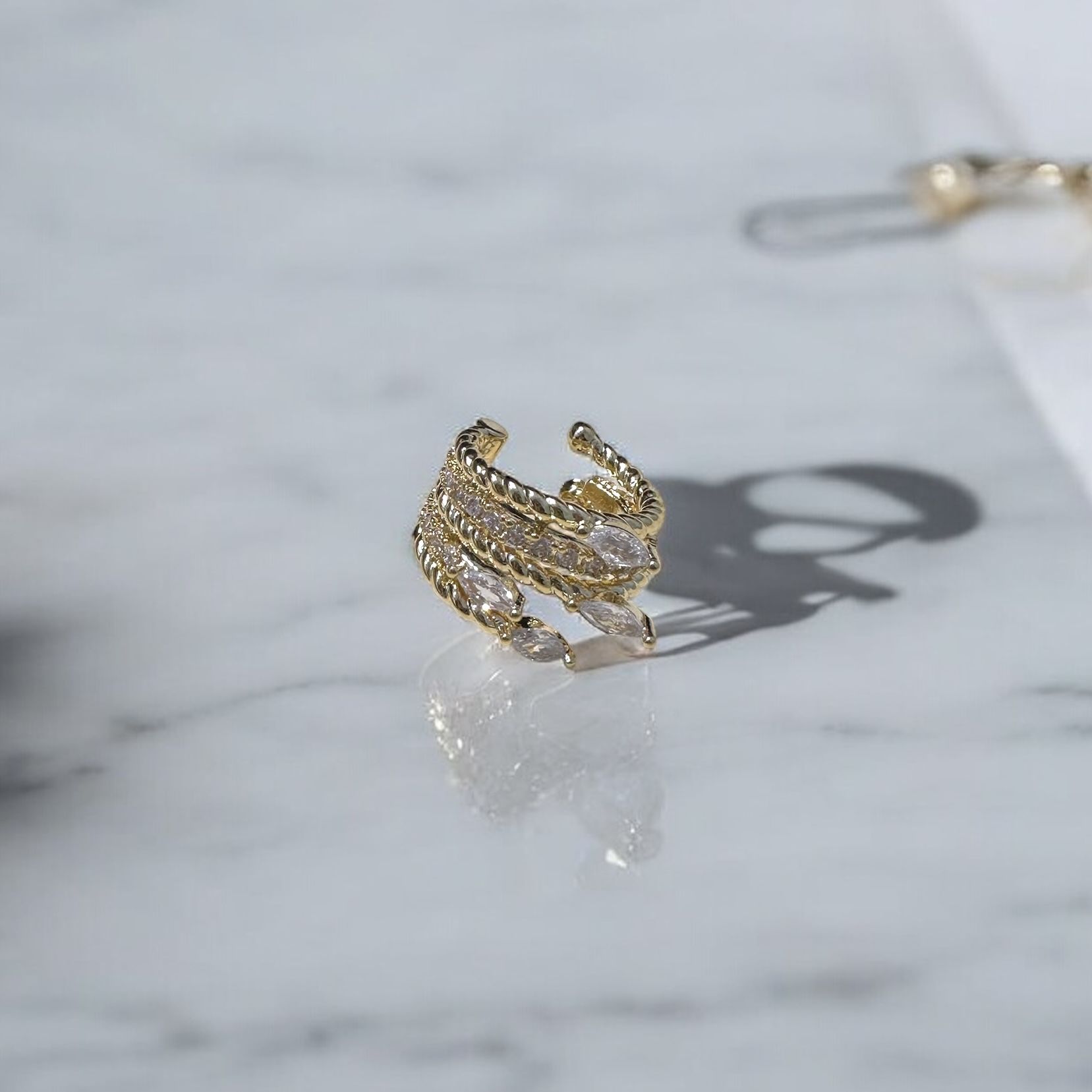 Taşlı Earcuff