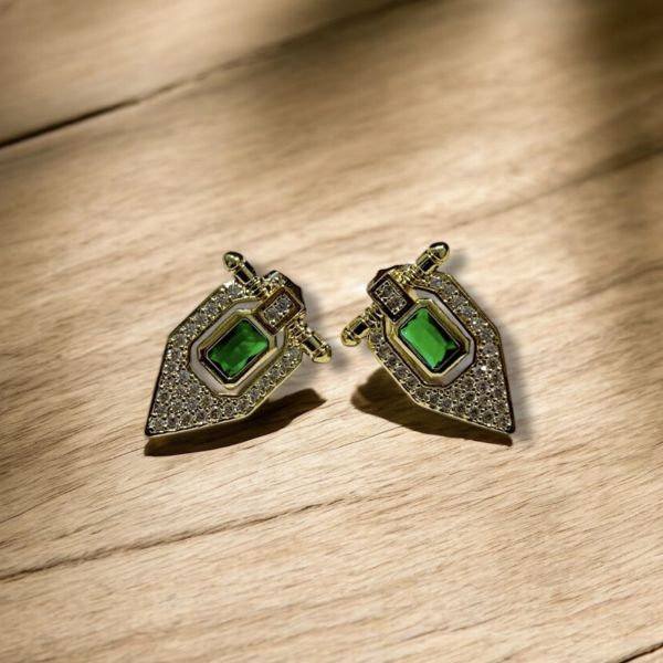 Yeşil Taşlı Üçgen Büyük Küpe