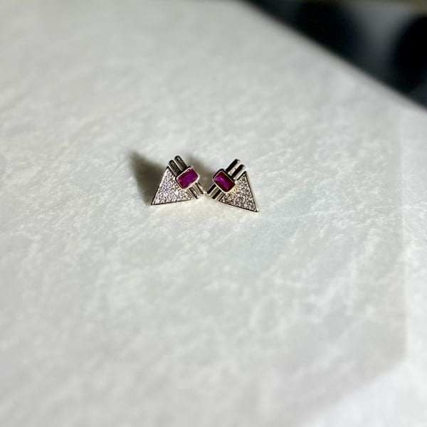 Pembe Taşlı Üçgen Küpe