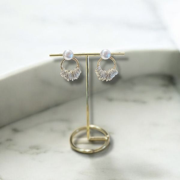Gold ve Gümüş Detaylı Küpe