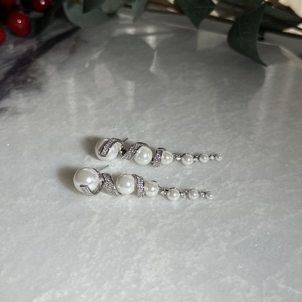 İnci Sallantılı Küpe